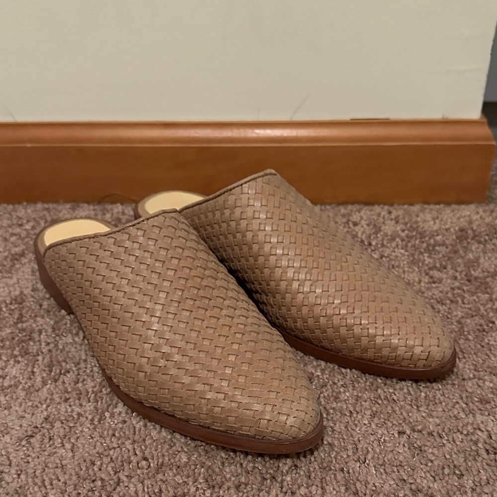Nisolo Ama Woven Tan Mules
